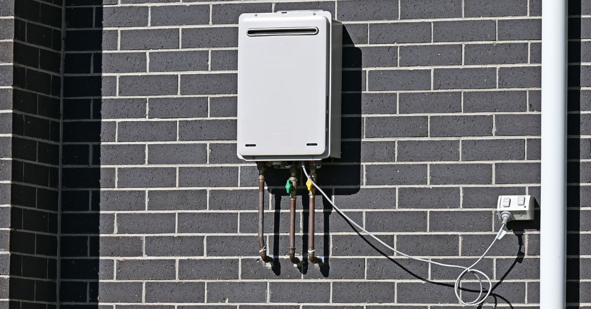 5 Advantages Of A Tankless Hot Water Heater True Plumbing