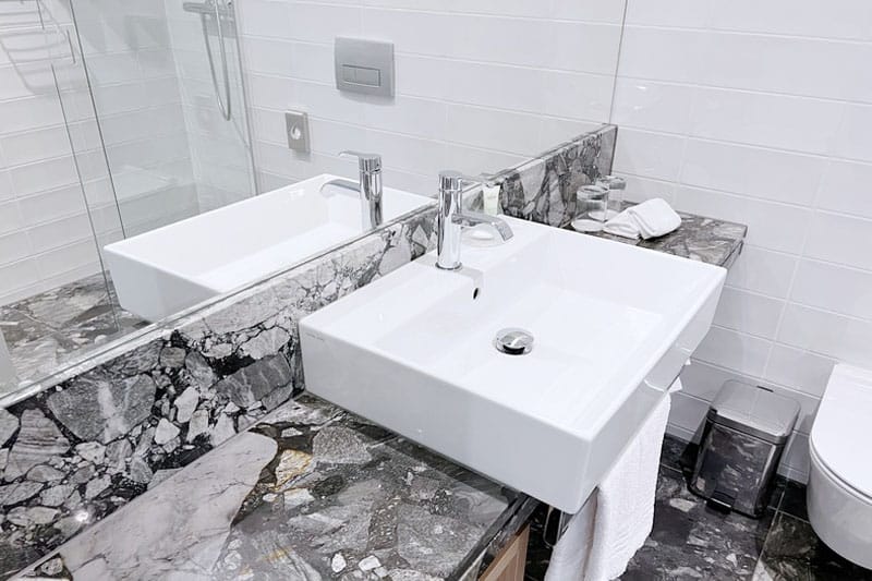 Vancouver Fixture Installation (Commercial)